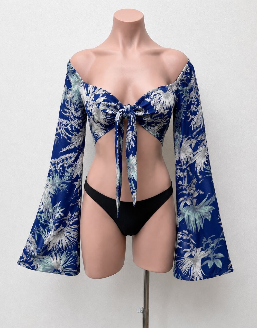 NWT Pretty Little Thing Blue Leaf Print Tie-Front Bell Sleeves Crop Top Size 10